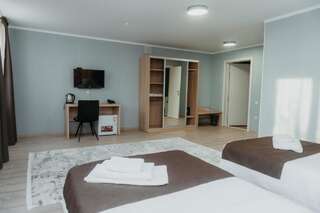 Отель Aral Hotel Аральск Двухместный номер Делюкс с 2 отдельными кроватями-4